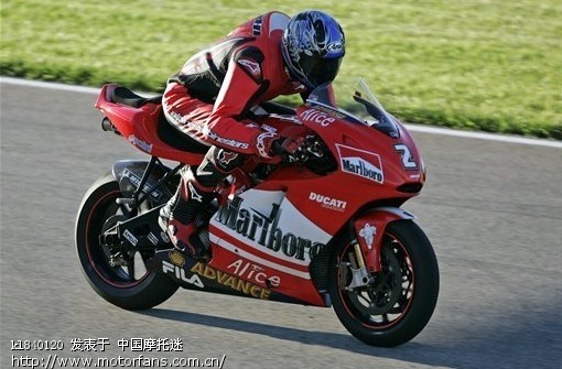 NBA巨星乔丹体验摩托车速度 飞人与车手开玩