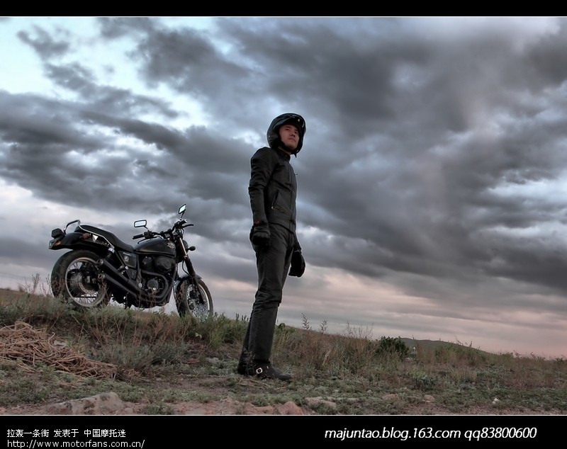 谭咏麟《披着羊皮的狼》MV中所骑的摩托车型