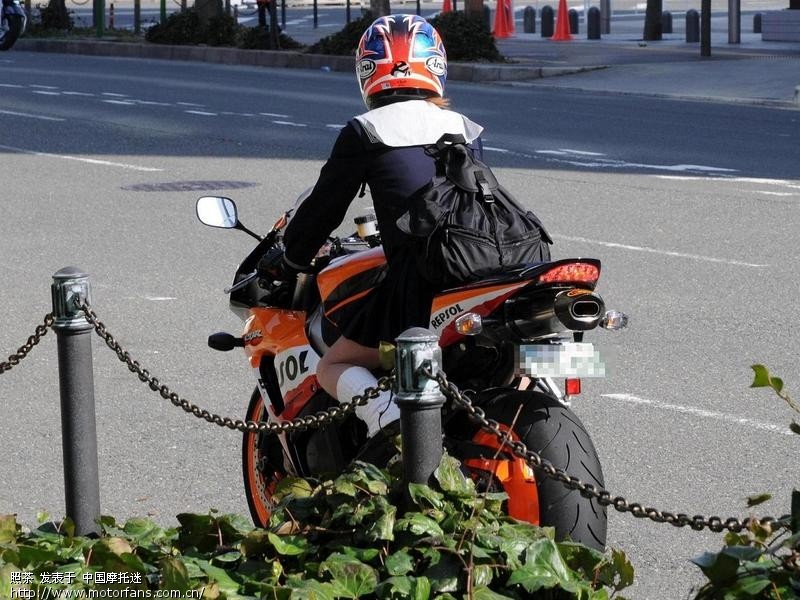 女骑士 干掉Kawasaki GTR 1400 in台三线 - 摩