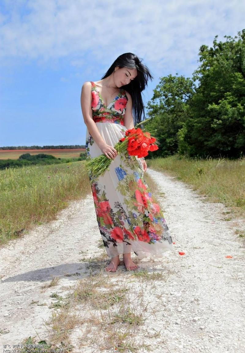 美艳绝伦的大毒枭二当家-库喜娜卡吉利。 - 摩