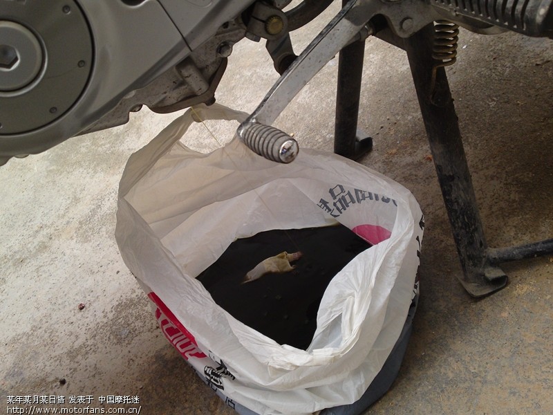 2F首次自己动手更换机油. - 豪爵铃木 - 摩托车