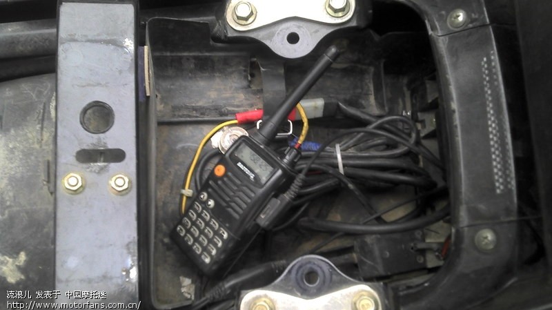 对讲机接头盔的简单用法! - 维迈通头盔蓝牙耳