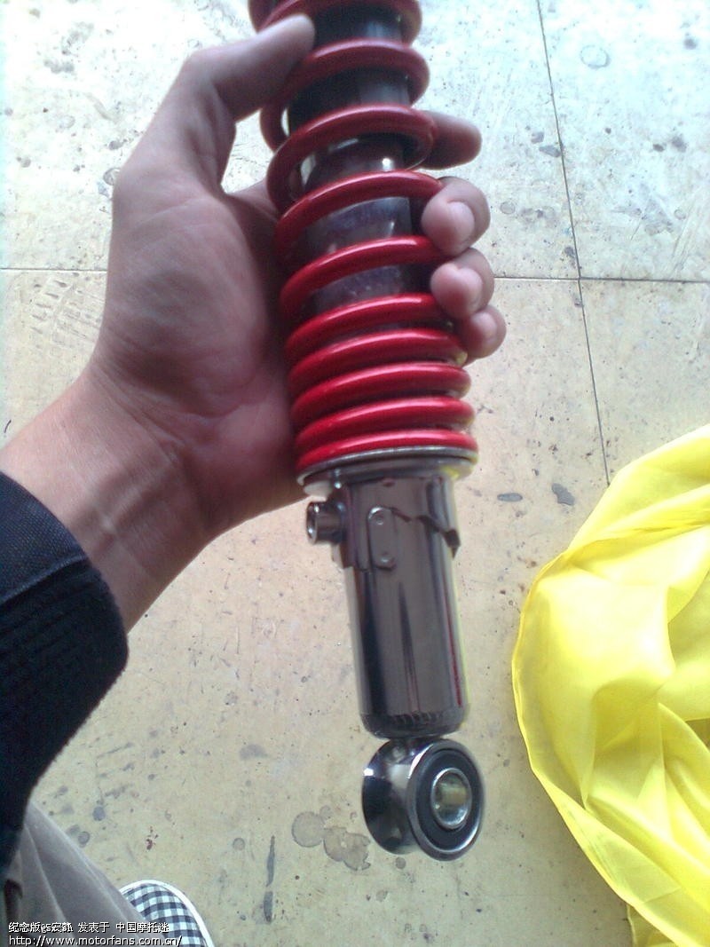 建议大家把GSX减震器调到最后一格 - 摩托车论