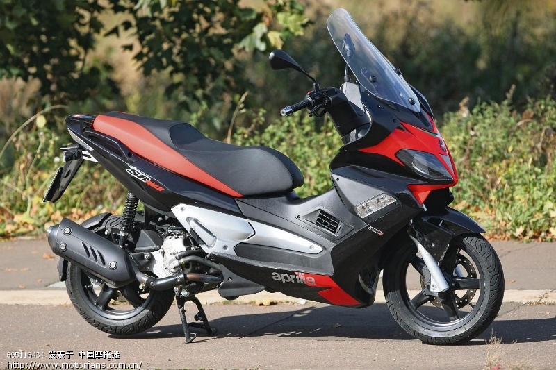 摩旅利器aprilia SR Max 300````更新2个视频 - 踏