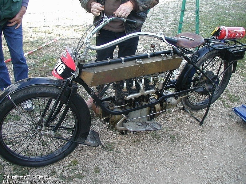 105岁印度限量古董摩托车拍卖价8万美元(图) 