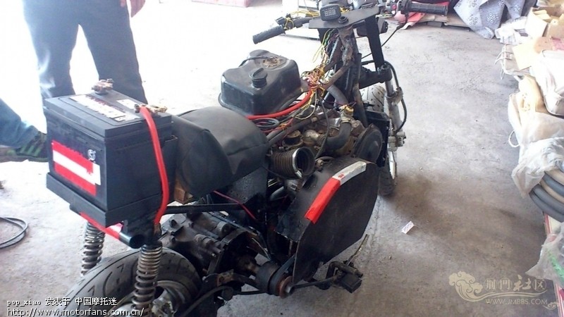 牛人用汽车发动机做摩托车 - 摩托车论坛 - 摩托