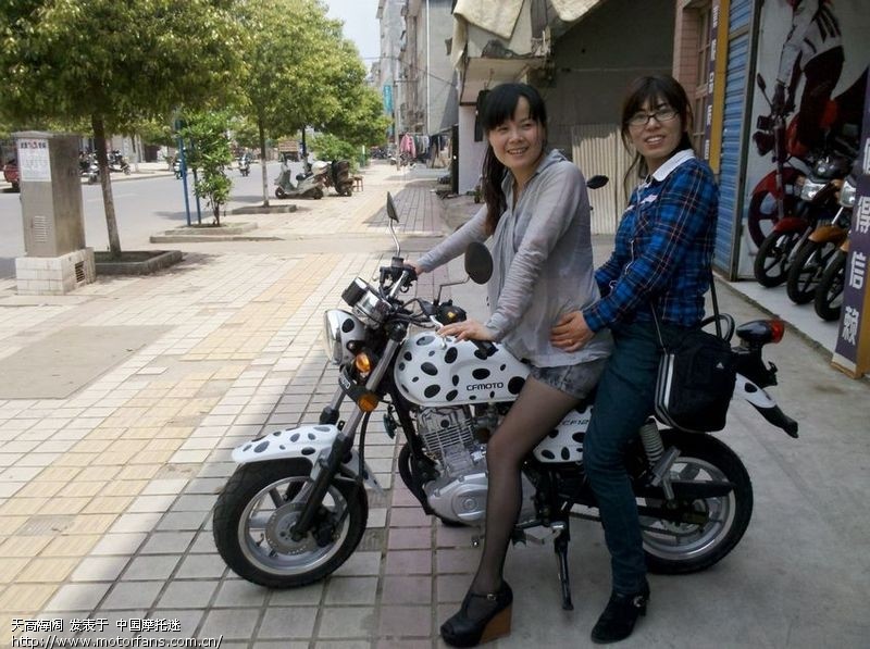 春风狒狒与美女!别拍砖! - 摩托车论坛 - 春风动