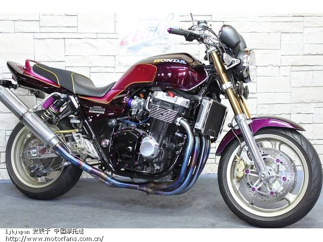 款本田CB1300 国内叫大黄峰?还是叫大黄龙?