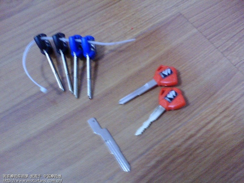 比葫芦画瓢 摩托车钥匙胚 - 豪爵铃木 - 骊驰GW