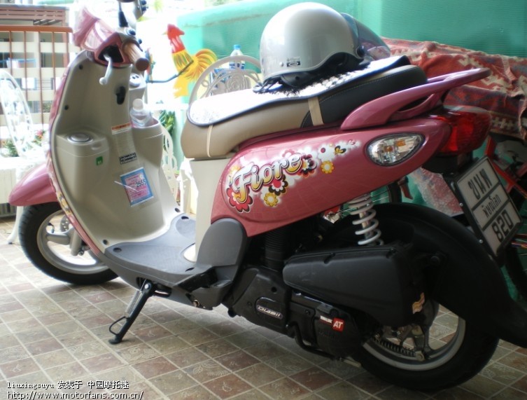 在泰国很久.刚买了辆摩托车.常常更新.介绍泰国