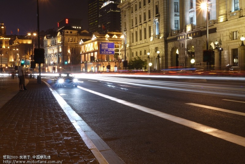 据说,松下GF2加饼干头 轻便且画质好 适合摩游