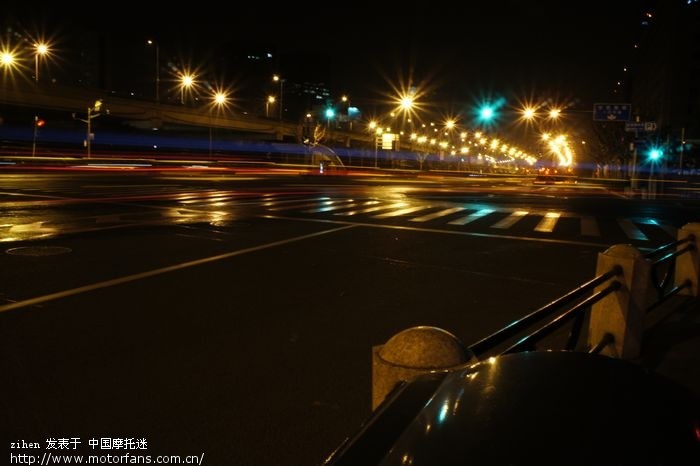 据说,松下GF2加饼干头 轻便且画质好 适合摩游