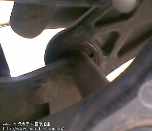 超人 发动机减震衬套断裂了。有好的更换方法