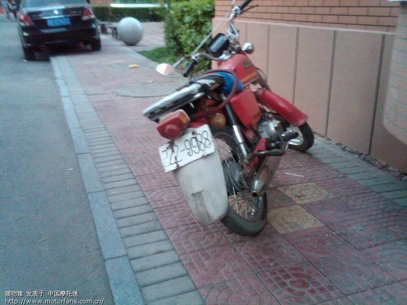 刚才看见的老家伙,牌照是亮点 - 摩托车论坛 - 摩