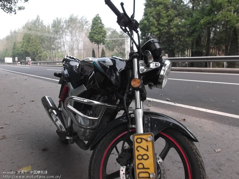 犯了个错。第一次摩旅在不戴护具中完成。 - 江