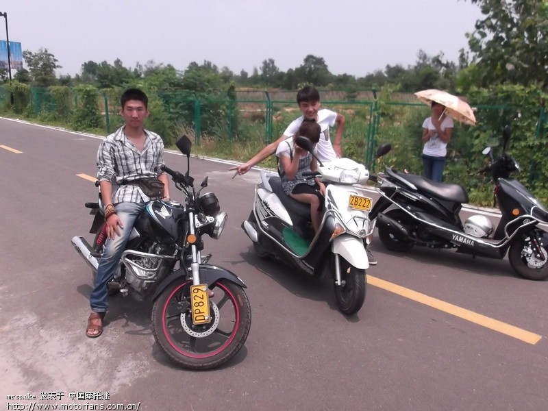 犯了个错。第一次摩旅在不戴护具中完成。 - 江