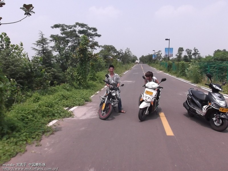 犯了个错。第一次摩旅在不戴护具中完成。 - 江