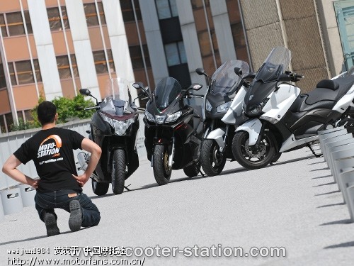 看TMAX530宝马C600阿普利亚SRV850本田N