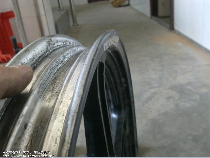 真空轮毂变形损坏了修复还可以用吗? - 维修改