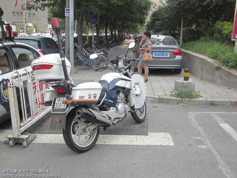 北京街头的警用天剑王,终于看到黑色款的了! -