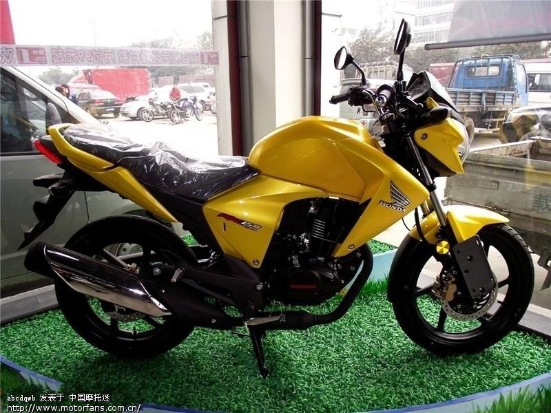 铃木悦酷GZ150-A PK 五本幻影150 - 五羊本田