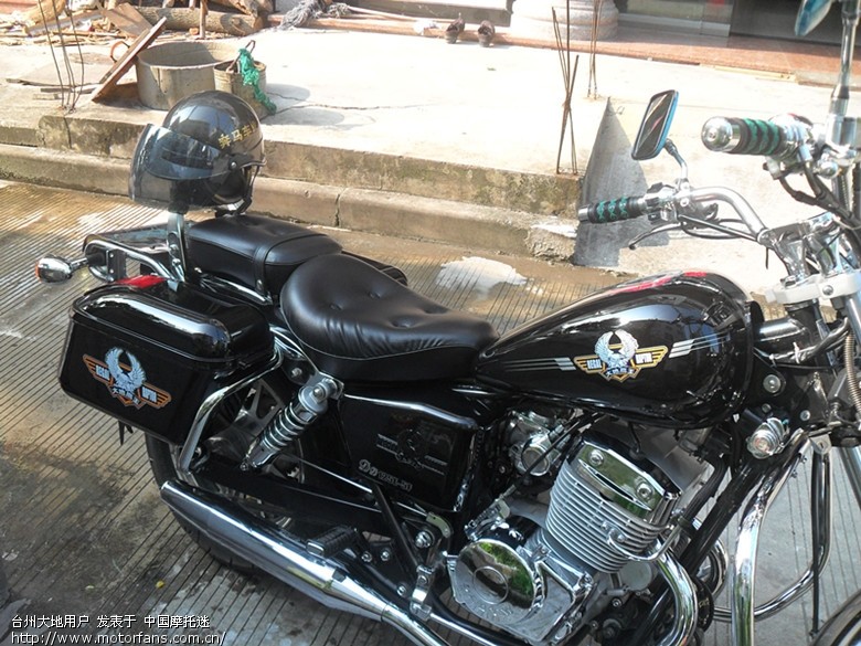 刚买的dd125e-5f 第二天发动机下面就漏油了有