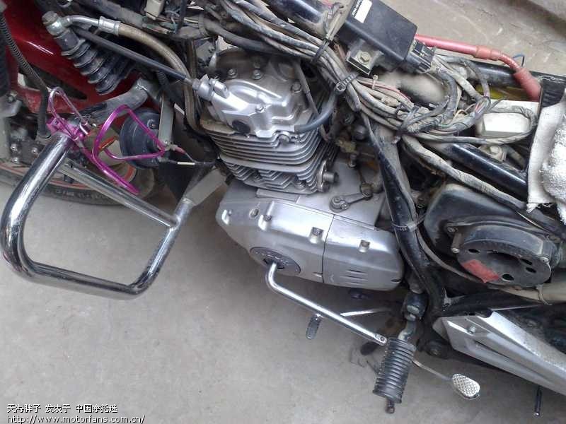 缸盖漏油,看着烦人,保养机器! - 维修改装 - 摩托