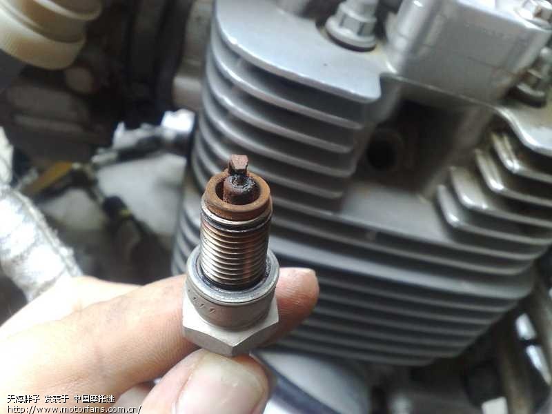 缸盖漏油,看着烦人,保养机器! - 维修改装 - 摩托
