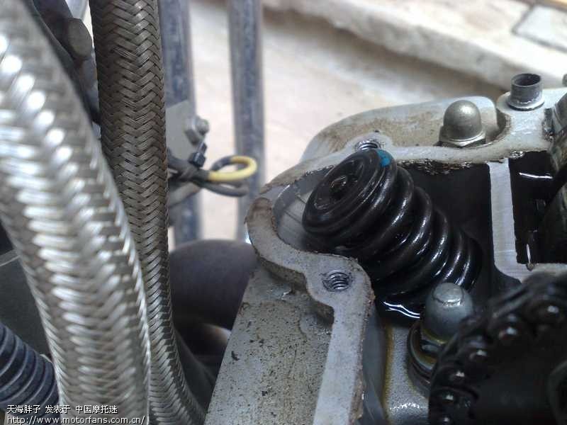 缸盖漏油,看着烦人,保养机器! - 维修改装 - 摩托