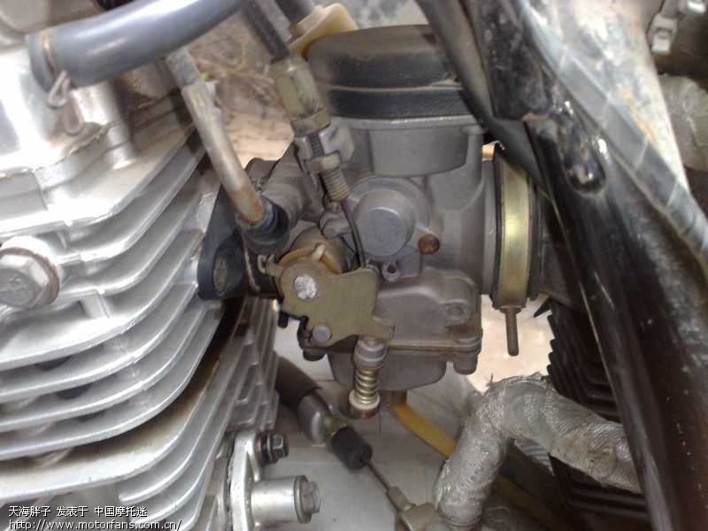 缸盖漏油,看着烦人,保养机器! - 维修改装 - 摩托