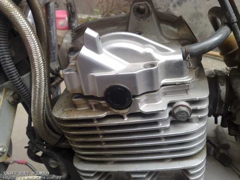 缸盖漏油,看着烦人,保养机器! - 维修改装 - 摩托
