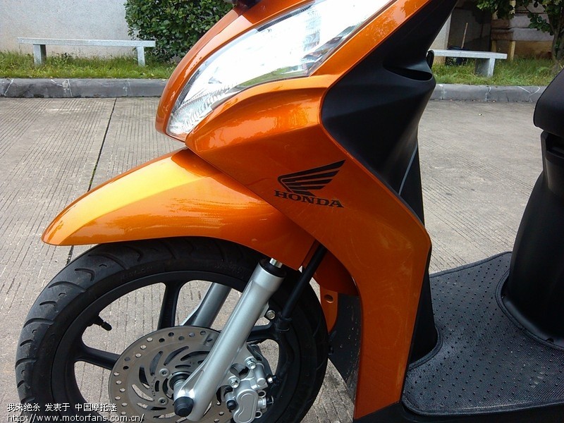 客上本田飞翼LOGO+自己翻新的山寨SHOEI头