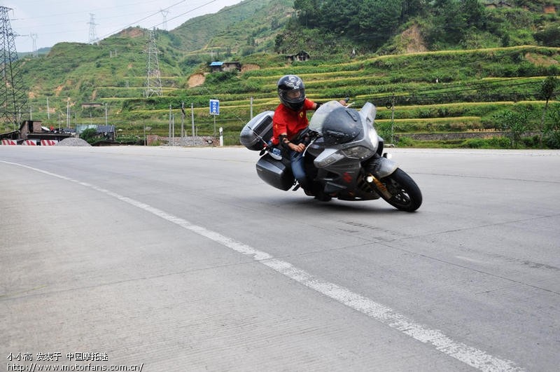 春风650TR压弯,轮胎超给力! - 摩托车论坛 - 春