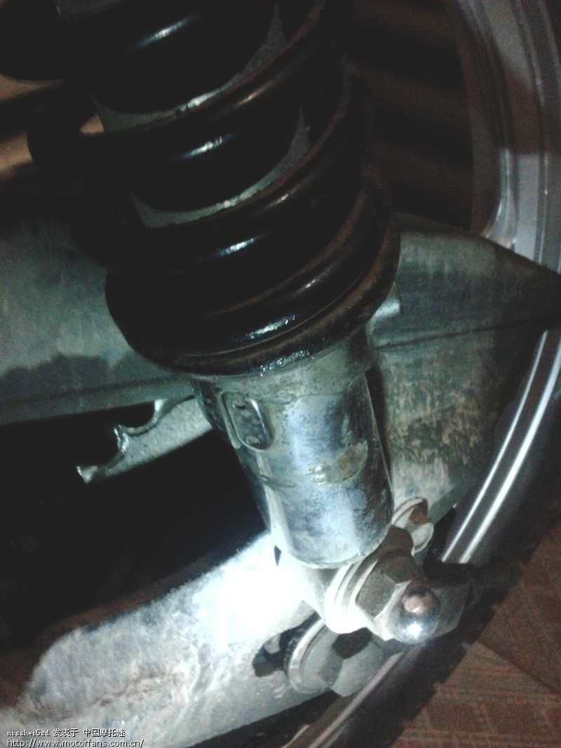 牛二虎之力终于调节了GT后减震器 - 摩托车论