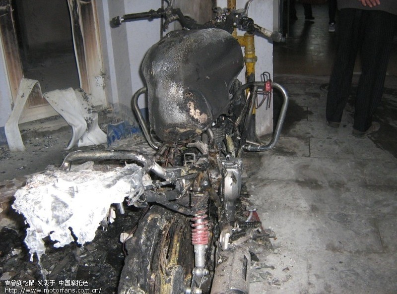 重庆北碚:轻骑铃木GXS125无故自燃。+-+济南