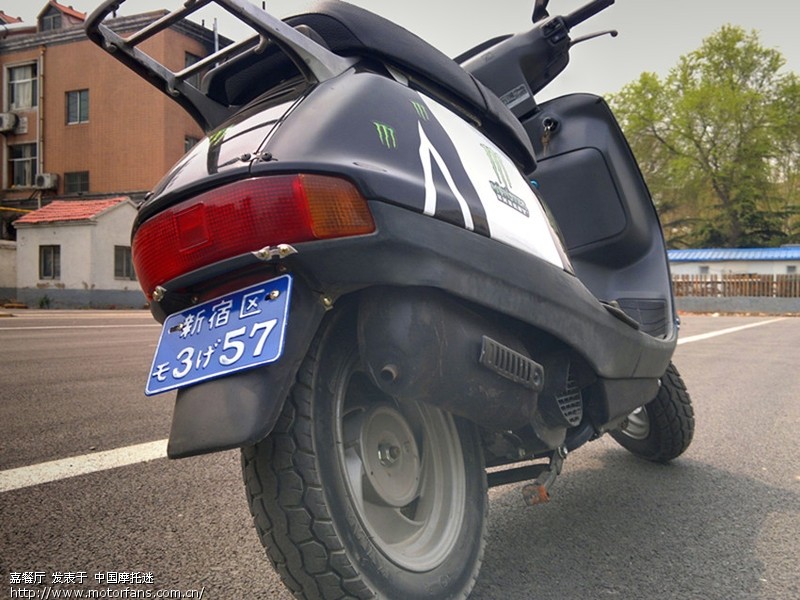 20年的本田lead90百公里耗油2.389个,在论坛里