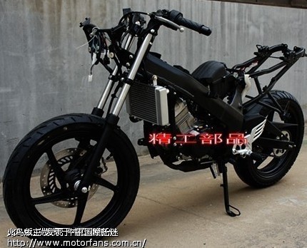 2012最新款公路跑车:YCR游隼水冷150CC+-+