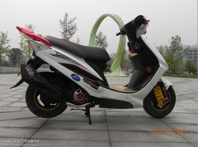 喜欢踏板车的进来看看,图多! 光阳VP110,个性