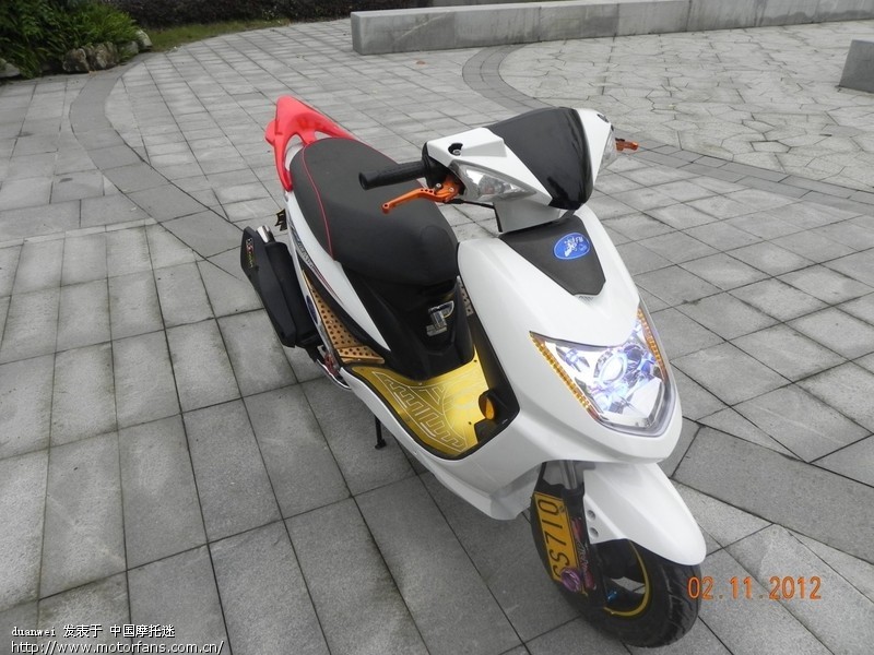 喜欢踏板车的进来看看,图多! 光阳VP110,个性
