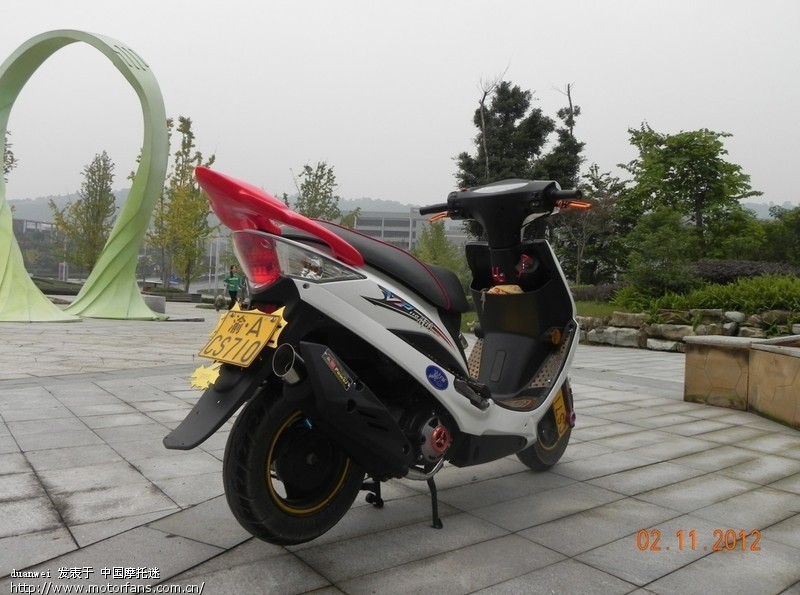 喜欢踏板车的进来看看,图多! 光阳VP110,个性