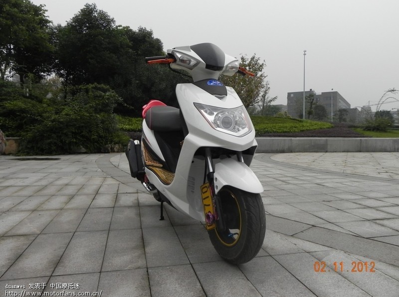 喜欢踏板车的进来看看,图多! 光阳VP110,个性