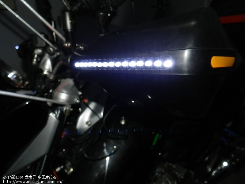 GW改装点烟器 双闪 LED行车灯 - 豪爵铃木 - 骊