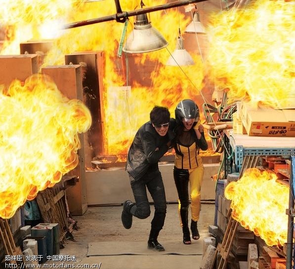 推荐一部电影《快递惊魂》,进来认下你认识的