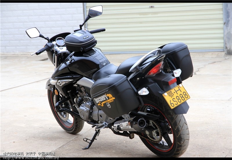 GW250装了GIVI边箱,GIVI油箱包,风挡。街跑变