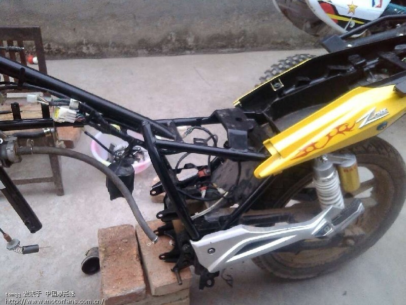 『醒目』自己动手换摩托车大架 - 维修改装 - 摩