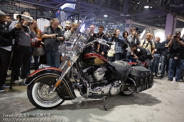 1915年印地安V2 1000cc摩托车,发动机会喷火