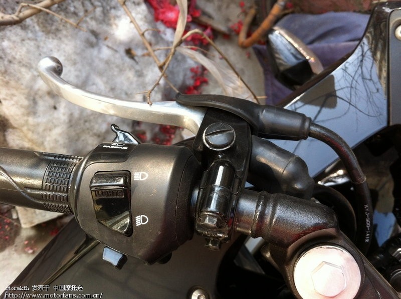 新入手的CBR250 2011年的不知道带不带ABS