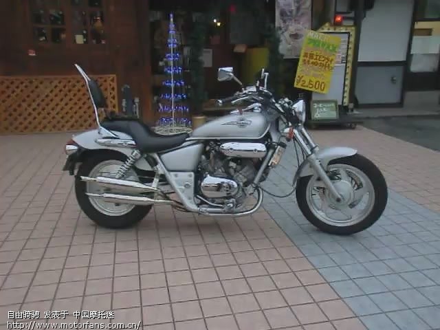 视频:可爱女骑士,本田 马格纳 太子巡航 magna v-twin