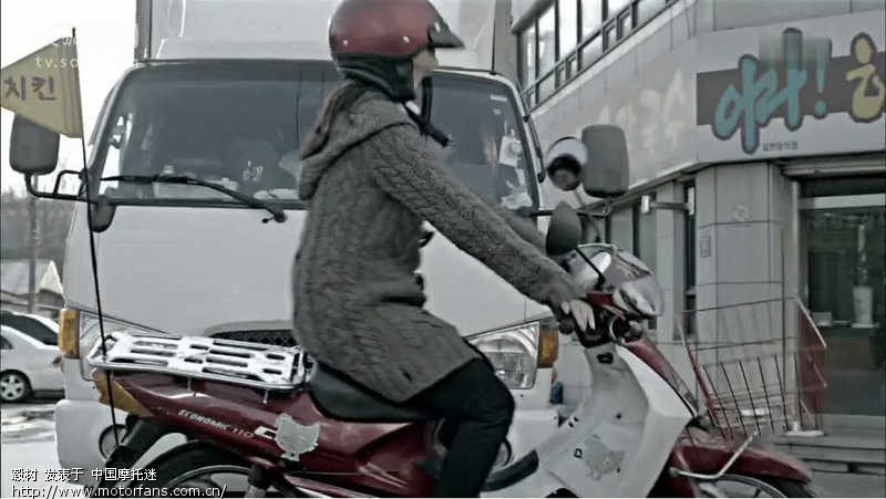 在韩剧里面看到的几个摩托车的画面。 - 弯梁世
