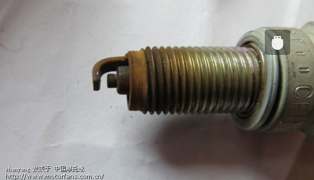 怎么拆新锋翼油箱。另外帮忙看下火花塞燃烧情